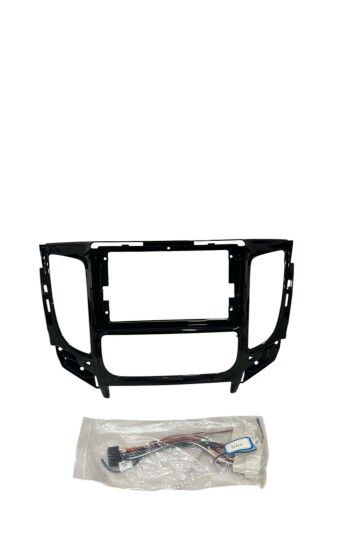 MİTSUBİSHİ L200 2015-2022 9 Multimedya Çerçevesi (Yüksek kalite)